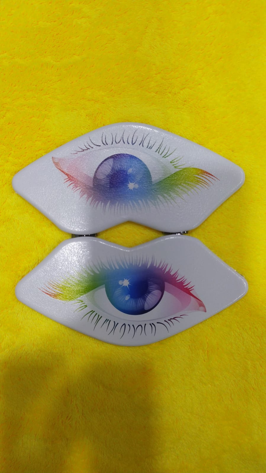 Lip Shaped Eye Print Mirror